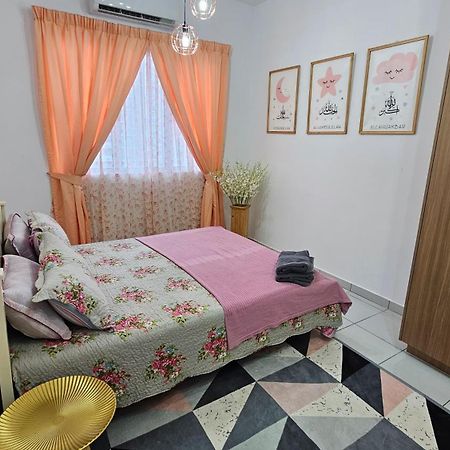 קאג'אנג Faliza Adelia Residence מראה חיצוני תמונה